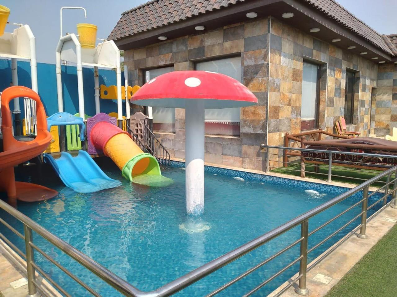 شاليهات الكوخ السويسري وأكوابارك Villa Ash Shishah Esterno foto