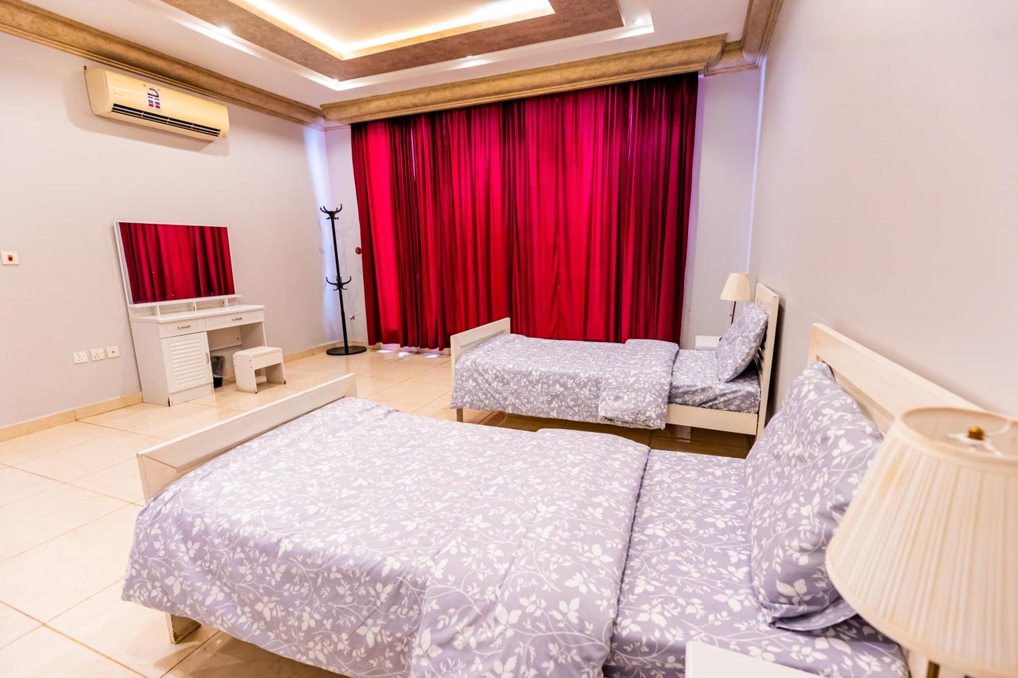 شاليهات الكوخ السويسري وأكوابارك Villa Ash Shishah Esterno foto