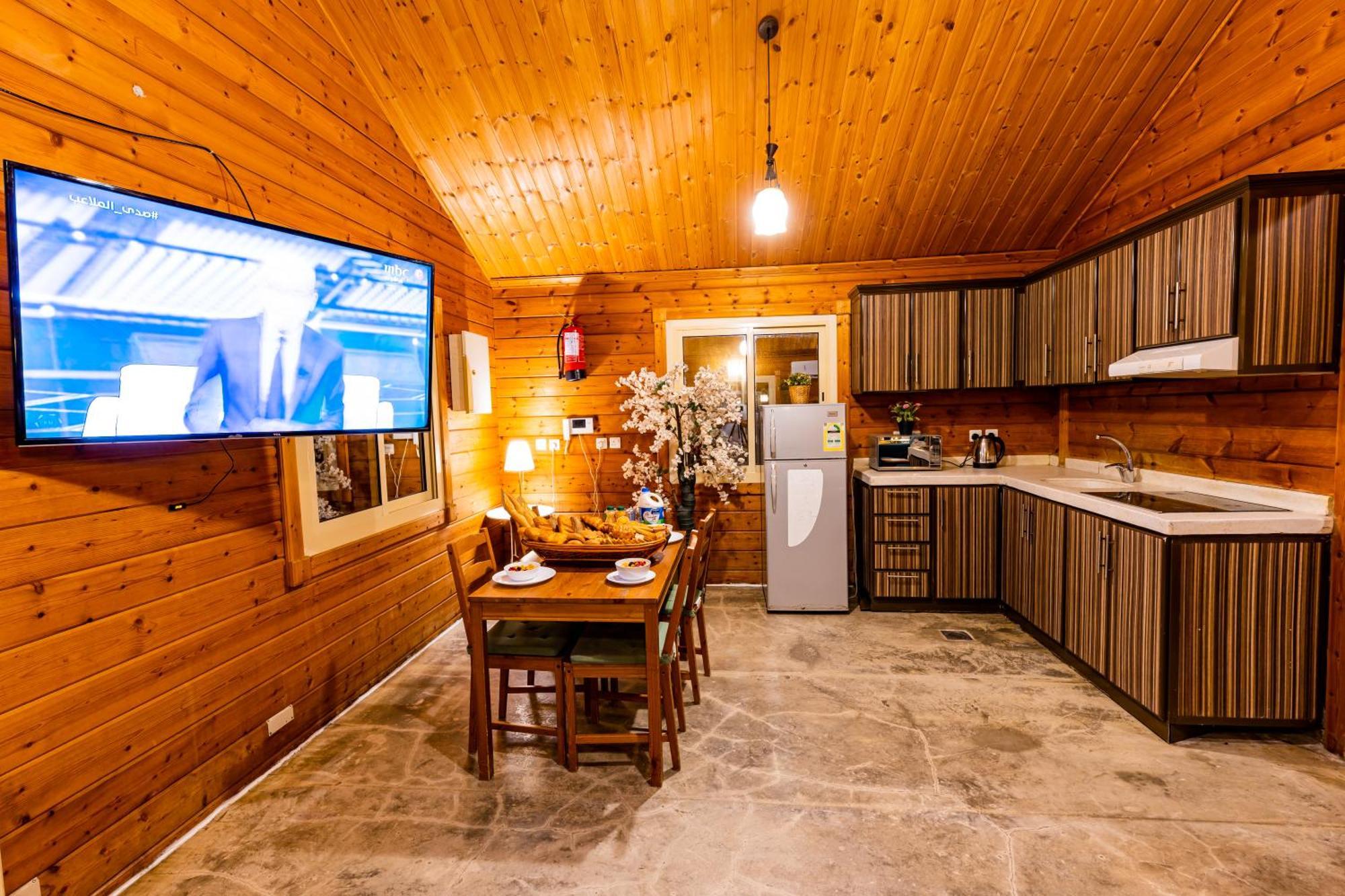 شاليهات الكوخ السويسري وأكوابارك Villa Ash Shishah Esterno foto